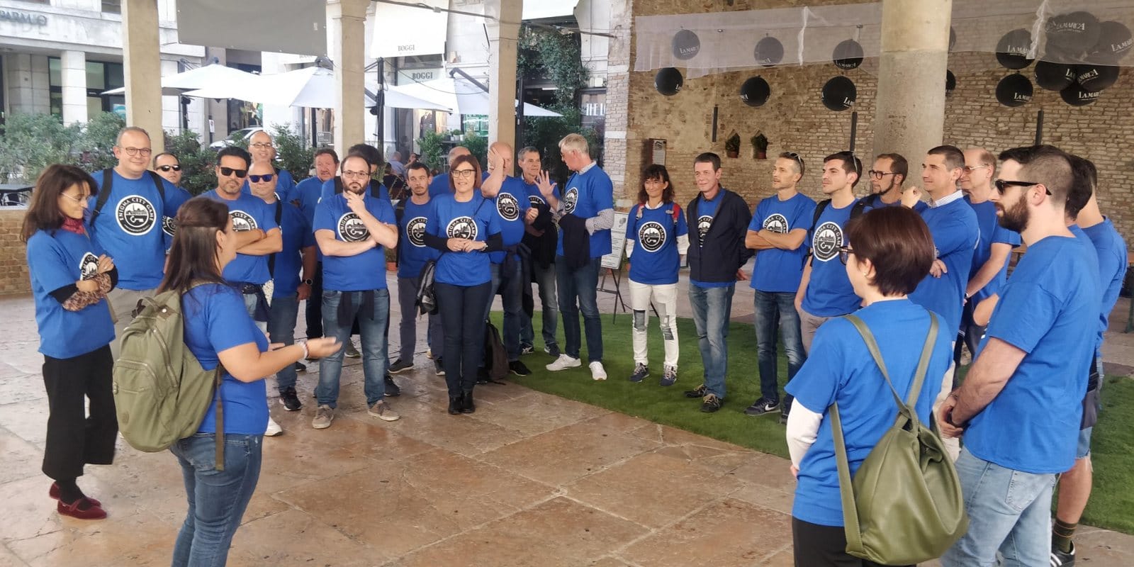 Briefing di un gruppo aziendale prima di un'attività di team building a Treviso